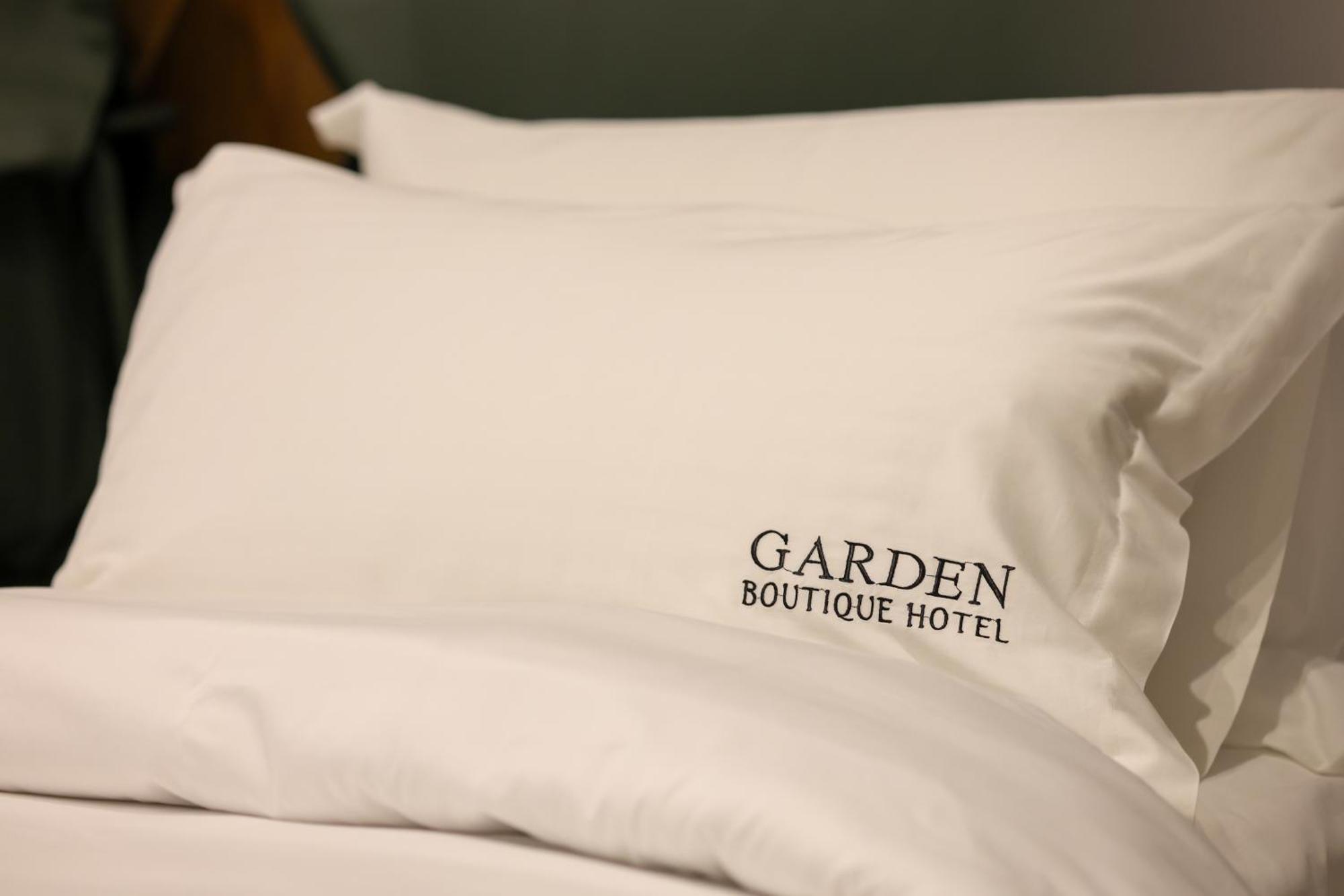 Garden Boutique Hotel Tiranë Luaran gambar