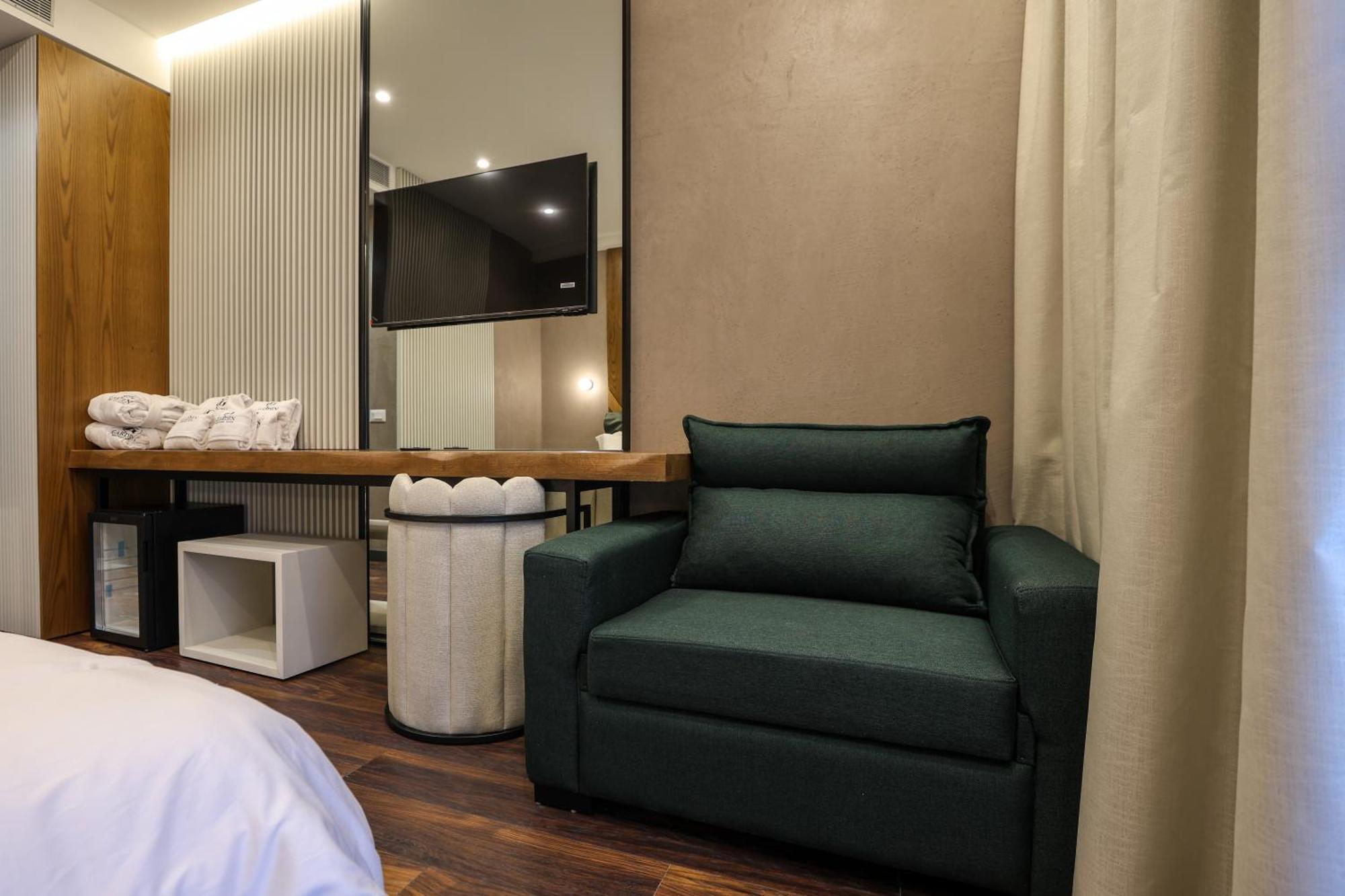 Garden Boutique Hotel Tiranë Luaran gambar