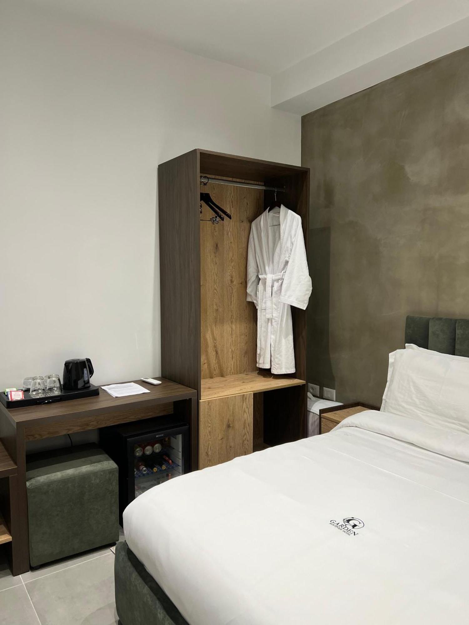 Garden Boutique Hotel Tiranë Luaran gambar